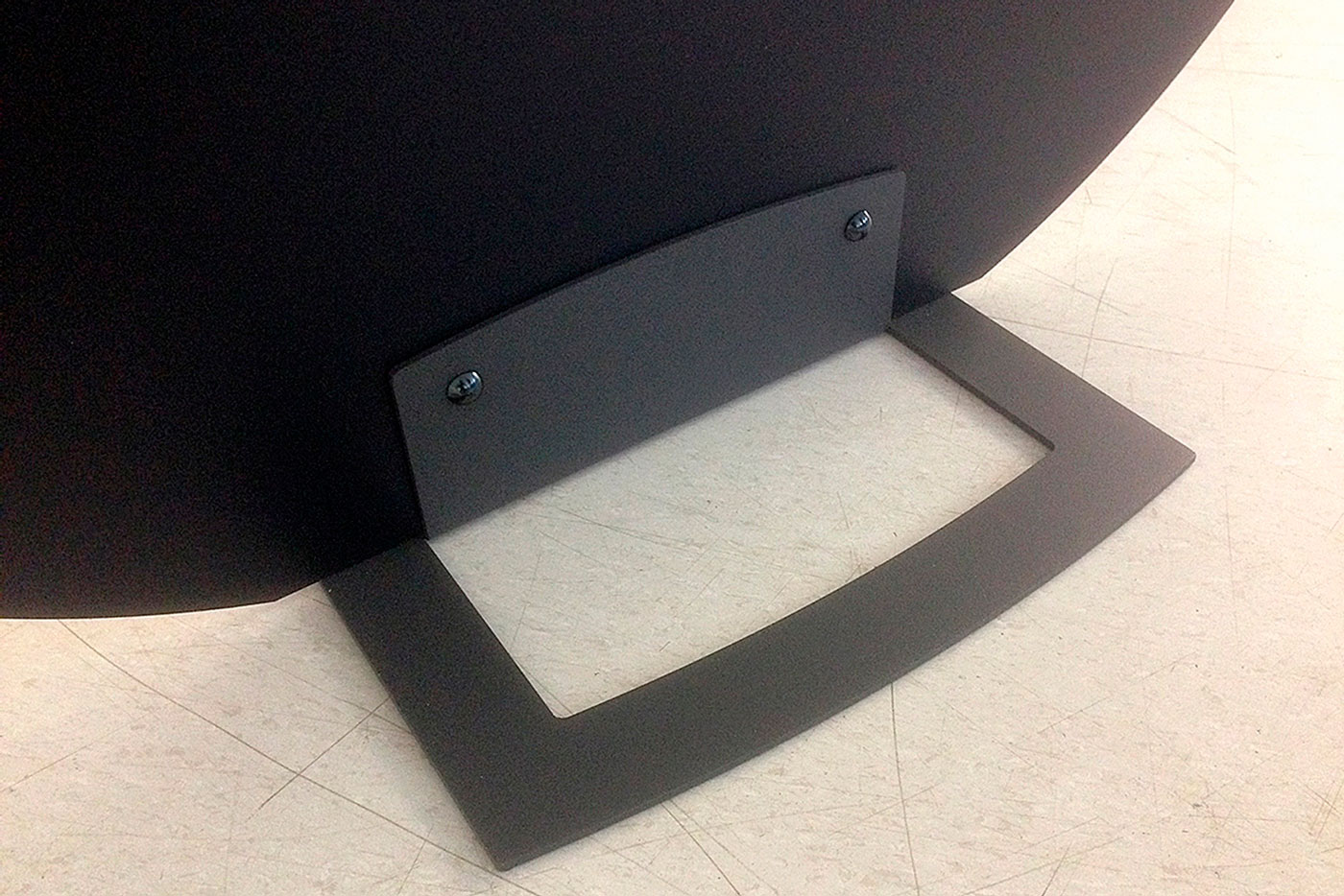 Fusselement für Stelen und Displays